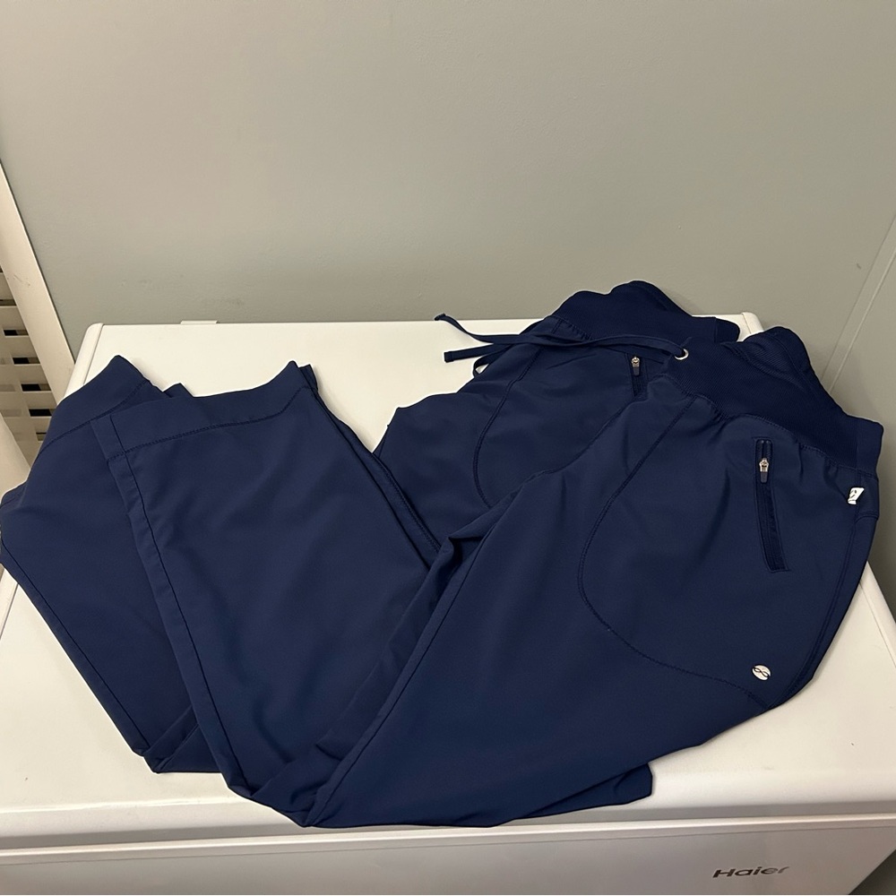 Navy Blue Women’s Nursing Scrub Pants x 2
Great Shape! Small Petite